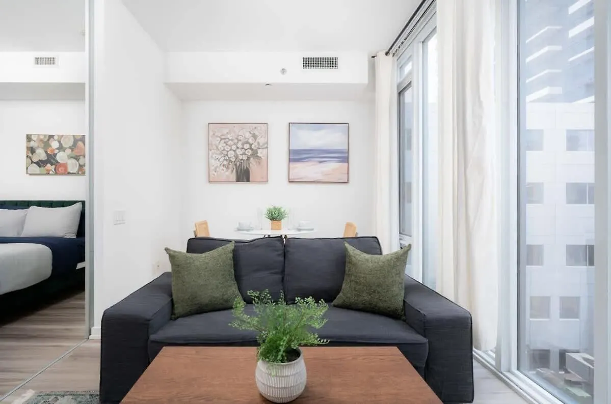 Midsize 1Bd Condo In Downtown Core Toronto Canada