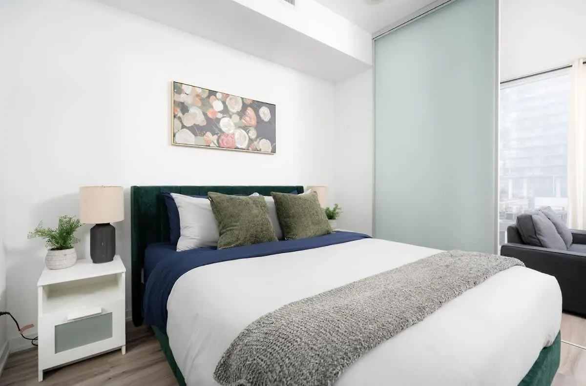Midsize 1Bd Condo In Downtown Core Toronto