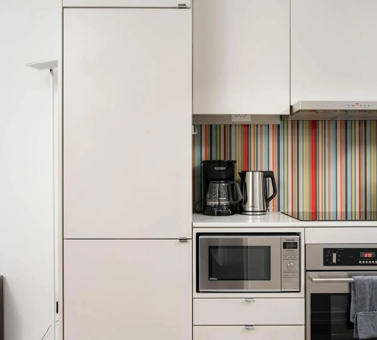 Midsize 1Bd Condo In Downtown Core Toronto 0*,